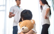 Hai vợ chồng cãi nhau, con gái bất ngờ chạy đến hét lớn “bố mẹ ly hôn con sẽ bỏ nhà đi” tôi như chết lặng Hai vợ chồng cãi nhau, con gái bất ngờ chạy đến hét lớn “bố mẹ ly hôn con sẽ bỏ nhà đi” tôi như chết lặng