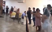 Cô gái xông vào đám cưới nói yêu chú rể, tát cô dâu, nội tình bên trong mới gây bất ngờ Cô gái xông vào đám cưới nói yêu chú rể, tát cô dâu, nội tình bên trong mới gây bất ngờ