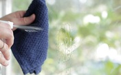 Cuối năm rồi các cửa kính trong nhà cần được lau chùi sạch sẽ, đây là cách khiến chúng sáng bóng mà không cần dùng đến chất tẩy rửa độc hại Cuối năm rồi các cửa kính trong nhà cần được lau chùi sạch sẽ, đây là cách khiến chúng sáng bóng mà không cần dùng đến chất tẩy rửa độc hại