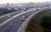 Phải phạt nặng hành vi đi lùi xe trên cao tốc Phải phạt nặng hành vi đi lùi xe trên cao tốc