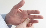 Đang ngủ say bỗng bật dậy vì đau nhức ngón tay dữ dội Đang ngủ say bỗng bật dậy vì đau nhức ngón tay dữ dội