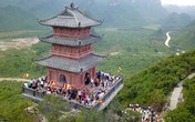 Tận mục sở thị ngôi chùa lớn nhất thế giới ở Hà Nam, nơi lưu giữ báu vật thiên thạch từ mặt trăng Tận mục sở thị ngôi chùa lớn nhất thế giới ở Hà Nam, nơi lưu giữ báu vật thiên thạch từ mặt trăng