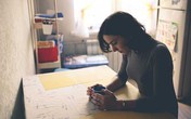 Biết chồng cầm sổ đỏ để có tiền đưa cho nhân tình, tôi vẫn im lặng coi như là khoản đầu tư sinh lời Biết chồng cầm sổ đỏ để có tiền đưa cho nhân tình, tôi vẫn im lặng coi như là khoản đầu tư sinh lời