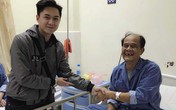 Nhóm thiện nguyện “bình dân” mang nụ cười đến cho những người vô gia cư Nhóm thiện nguyện “bình dân” mang nụ cười đến cho những người vô gia cư