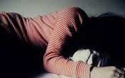 Nam thanh niên tới nhà chơi rồi hiếp dâm luôn con gái 13 tuổi của bạn gái Nam thanh niên tới nhà chơi rồi hiếp dâm luôn con gái 13 tuổi của bạn gái