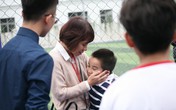 Mẹ cậu bé tự kỷ và câu nói ai nghe cũng chảy nước mắt Mẹ cậu bé tự kỷ và câu nói ai nghe cũng chảy nước mắt