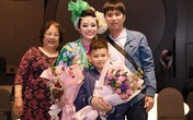 Chồng và con trai đến ủng hộ liveshow 4 tỷ đồng của Tân Nhàn Chồng và con trai đến ủng hộ liveshow 4 tỷ đồng của Tân Nhàn