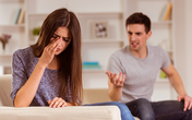 Tôi chịu đựng hôn nhân địa ngục vì 'cưới chạy ế' Tôi chịu đựng hôn nhân địa ngục vì 'cưới chạy ế'