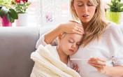 Trẻ bỗng dưng sốt - cần cho đi cấp cứu ngay khi có các dấu hiệu này Trẻ bỗng dưng sốt - cần cho đi cấp cứu ngay khi có các dấu hiệu này