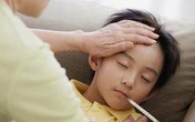 Khi trẻ bị sốt, không nên chườm lạnh nếu không muốn nhận hậu quả này Khi trẻ bị sốt, không nên chườm lạnh nếu không muốn nhận hậu quả này