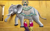 Ốc Thanh Vân khóc khi thấy Mai Phương cầu nguyện ở Bhutan Ốc Thanh Vân khóc khi thấy Mai Phương cầu nguyện ở Bhutan