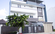 Căn biệt thự đồ sộ nhưng hợp phong thủy của nam nghệ sĩ lấy 3 vợ Căn biệt thự đồ sộ nhưng hợp phong thủy của nam nghệ sĩ lấy 3 vợ