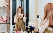Chị gái Ngọc Trinh khoe căn hộ "chanh sả" chẳng kém em gái, nhìn vào phòng thay đồ mới choáng váng Chị gái Ngọc Trinh khoe căn hộ "chanh sả" chẳng kém em gái, nhìn vào phòng thay đồ mới choáng váng