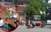 Tạm giữ người đàn ông thủ dâm trên xe buýt để xác minh hành vi dâm ô Tạm giữ người đàn ông thủ dâm trên xe buýt để xác minh hành vi dâm ô