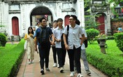 Sĩ tử đổ về Văn Miếu - Quốc Tử Giám thành tâm cầu may trước ngày thi THPT Quốc gia 2019 Sĩ tử đổ về Văn Miếu - Quốc Tử Giám thành tâm cầu may trước ngày thi THPT Quốc gia 2019