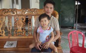 Hoàn cảnh đáng thương của bé gái 4 tuổi bị bại liệt biết đọc chữ Hoàn cảnh đáng thương của bé gái 4 tuổi bị bại liệt biết đọc chữ