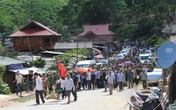 Đẫm nước mắt, cả bản biên giới tham gia đưa tiễn Thiếu tá Vi Văn Nhất về đất mẹ Đẫm nước mắt, cả bản biên giới tham gia đưa tiễn Thiếu tá Vi Văn Nhất về đất mẹ