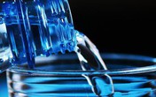 Nước lọc để trong xe ô tô sẽ thành chất độc nếu bạn vẫn giữ thói quen này Nước lọc để trong xe ô tô sẽ thành chất độc nếu bạn vẫn giữ thói quen này