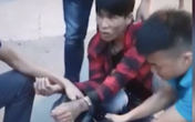 Bắt nam thanh niên “xách thuê” 2 bánh heroin lấy 15 triệu đồng Bắt nam thanh niên “xách thuê” 2 bánh heroin lấy 15 triệu đồng