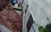 Hà Nội: Di dời nhiều hộ dân sống sát ngôi nhà bị “hố tử thần” nuốt chửng Hà Nội: Di dời nhiều hộ dân sống sát ngôi nhà bị “hố tử thần” nuốt chửng