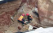 Thông tin mới nhất vụ bão số 2 gây mưa lớn làm sụt lún chân cầu khiến 5 người thương vong ở Thanh Hóa Thông tin mới nhất vụ bão số 2 gây mưa lớn làm sụt lún chân cầu khiến 5 người thương vong ở Thanh Hóa