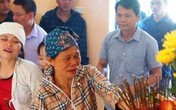 Vợ của liệt sĩ biên phòng Vi Văn Nhất được đặc cách tuyển dụng viên chức giáo viên mầm non Vợ của liệt sĩ biên phòng Vi Văn Nhất được đặc cách tuyển dụng viên chức giáo viên mầm non