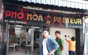 Không trả nợ thay em rể, quán phở 50 năm tuổi ở Sài Gòn bị "khủng bố" bằng chất thối, thực khách hứng đủ Không trả nợ thay em rể, quán phở 50 năm tuổi ở Sài Gòn bị "khủng bố" bằng chất thối, thực khách hứng đủ