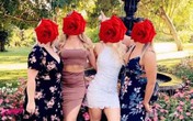 2 cô gái bị chỉ trích gay gắt vì ăn mặc thế này đến đám cưới của bạn 2 cô gái bị chỉ trích gay gắt vì ăn mặc thế này đến đám cưới của bạn