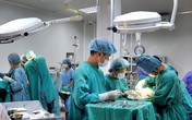 Bệnh viện không dùng mũ trùm đầu, bọc giầy... bằng ni lông khó phân hủy Bệnh viện không dùng mũ trùm đầu, bọc giầy... bằng ni lông khó phân hủy