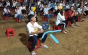 Không muốn nhưng lại bị bắt thi "Rung chuông vàng", nam sinh trả lời một câu để bị loại khiến ai nhìn vào cũng phì cười Không muốn nhưng lại bị bắt thi "Rung chuông vàng", nam sinh trả lời một câu để bị loại khiến ai nhìn vào cũng phì cười