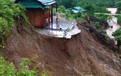 Bão lũ cận kề, nhiều hộ dân khu vực có nguy cơ sạt lở loay hoay tìm nơi ở mới Bão lũ cận kề, nhiều hộ dân khu vực có nguy cơ sạt lở loay hoay tìm nơi ở mới