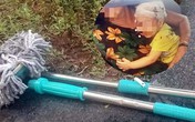 Hà Nội: Chổi lau nhà rơi từ tầng 17 chung cư xuống đất khiến 1 bé trai vỡ đầu nhập viện Hà Nội: Chổi lau nhà rơi từ tầng 17 chung cư xuống đất khiến 1 bé trai vỡ đầu nhập viện