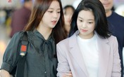 Diện áo "kín cổng cao tường" mãi cũng chán, bạn hãy thử học cách buông lơi vài hàng khuy giống idol Hàn Diện áo "kín cổng cao tường" mãi cũng chán, bạn hãy thử học cách buông lơi vài hàng khuy giống idol Hàn