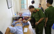 Hãi hùng lời kể của phó trưởng công an xã bị đối tượng ngáo đá khống chế vợ con, đâm bị thương Hãi hùng lời kể của phó trưởng công an xã bị đối tượng ngáo đá khống chế vợ con, đâm bị thương