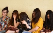 Hotgirl 8x mở cơ sở massage kích dục cho khách nam Hotgirl 8x mở cơ sở massage kích dục cho khách nam