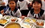 Bữa cơm học đường: Xây dựng sao cho hợp lý, đảm bảo an toàn thực phẩm? Bữa cơm học đường: Xây dựng sao cho hợp lý, đảm bảo an toàn thực phẩm?