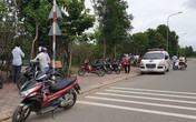 Người đàn ông chết trong tư thế treo cổ bên sông Sài Gòn Người đàn ông chết trong tư thế treo cổ bên sông Sài Gòn