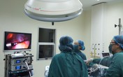 Bé gái 7 tuổi đã bị u nang buồng trứng xoắn hiếm gặp, bác sĩ cảnh báo dấu hiệu bất thường của con cha mẹ không được bỏ qua Bé gái 7 tuổi đã bị u nang buồng trứng xoắn hiếm gặp, bác sĩ cảnh báo dấu hiệu bất thường của con cha mẹ không được bỏ qua