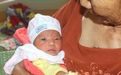 Bé gái sơ sinh bị bỏ rơi tại chùa Tranh trong đêm hiện ra sao? Bé gái sơ sinh bị bỏ rơi tại chùa Tranh trong đêm hiện ra sao?