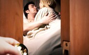Đằng sau một ông chồng hư là một người vợ hỏng Đằng sau một ông chồng hư là một người vợ hỏng
