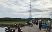 Xuống hồ nước bắt ốc sau cuộc nhậu, một thiếu nữ trượt chân chết đuối thương tâm Xuống hồ nước bắt ốc sau cuộc nhậu, một thiếu nữ trượt chân chết đuối thương tâm