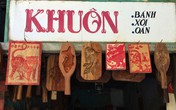Bảng hiệu 'kiệm lời' và chuyện kinh doanh lạ của ông chủ phố cổ Hà Nội Bảng hiệu 'kiệm lời' và chuyện kinh doanh lạ của ông chủ phố cổ Hà Nội