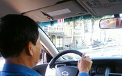 Nhặt được hàng chục triệu đồng khách bỏ quên trên xe, tài xế taxi ở Đà Nẵng trả lại khổ chủ được báo Hàn khen ngợi Nhặt được hàng chục triệu đồng khách bỏ quên trên xe, tài xế taxi ở Đà Nẵng trả lại khổ chủ được báo Hàn khen ngợi