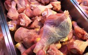 1 kg thịt gà giá bằng một bó rau: Cần phải cân đối lượng gà ngoại nhập? 1 kg thịt gà giá bằng một bó rau: Cần phải cân đối lượng gà ngoại nhập?