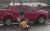 Người phụ nữ hãi hùng kể chuyện bị chồng cũ cầm kéo ra sức hành hung Người phụ nữ hãi hùng kể chuyện bị chồng cũ cầm kéo ra sức hành hung