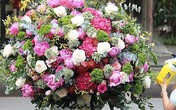 Bình hoa 60 triệu đồng cho ngày 20/10 Bình hoa 60 triệu đồng cho ngày 20/10