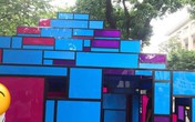 Tưởng ngôi nhà mô hình đang triển lãm ở Hồ Gươm là toilet, nhiều người hồn nhiên vô “xả bậy” Tưởng ngôi nhà mô hình đang triển lãm ở Hồ Gươm là toilet, nhiều người hồn nhiên vô “xả bậy”