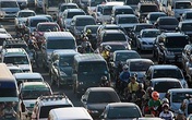 Nhân viên văn phòng phải ở ký túc xá vì tắc đường Nhân viên văn phòng phải ở ký túc xá vì tắc đường
