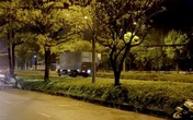 Người đàn ông chết trong tư thế nằm vắt trên dải phân cách Người đàn ông chết trong tư thế nằm vắt trên dải phân cách