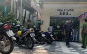 Vừa ra khỏi tiệm thuốc ở Bình Dương, người phụ nữ gục chết thương tâm Vừa ra khỏi tiệm thuốc ở Bình Dương, người phụ nữ gục chết thương tâm